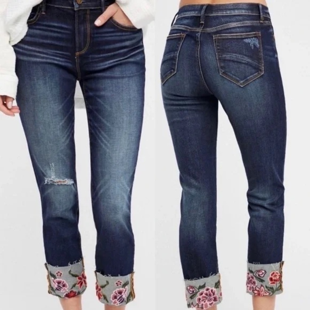 Free People Driftwood Colette Dark Wash Blue Floral Embroidered Cuff Jeans Sz 28